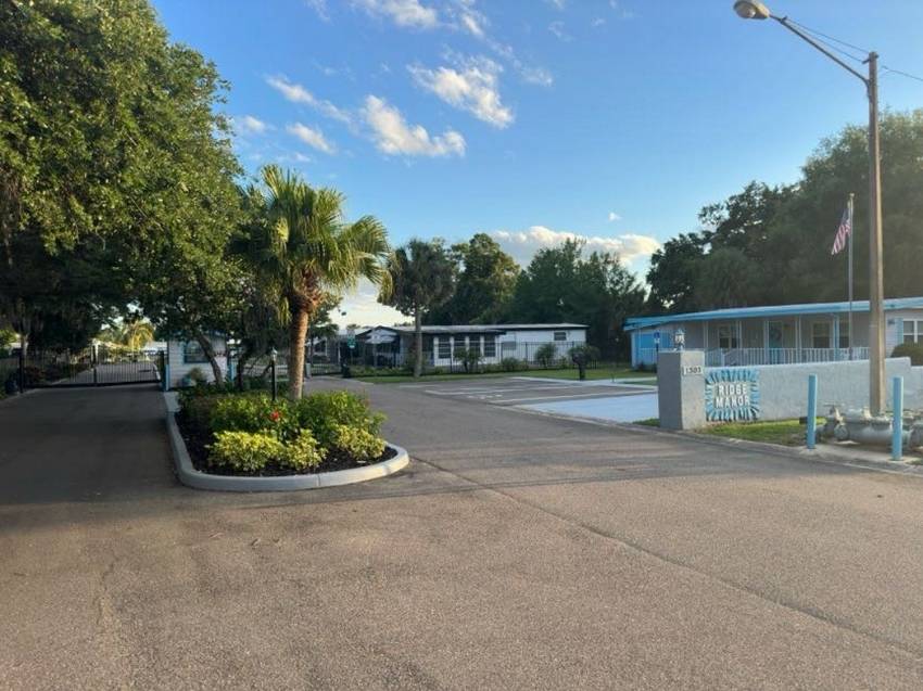 158 Palmetto Drive a Haines City, FL Mobile or Manufactured Home for Sale